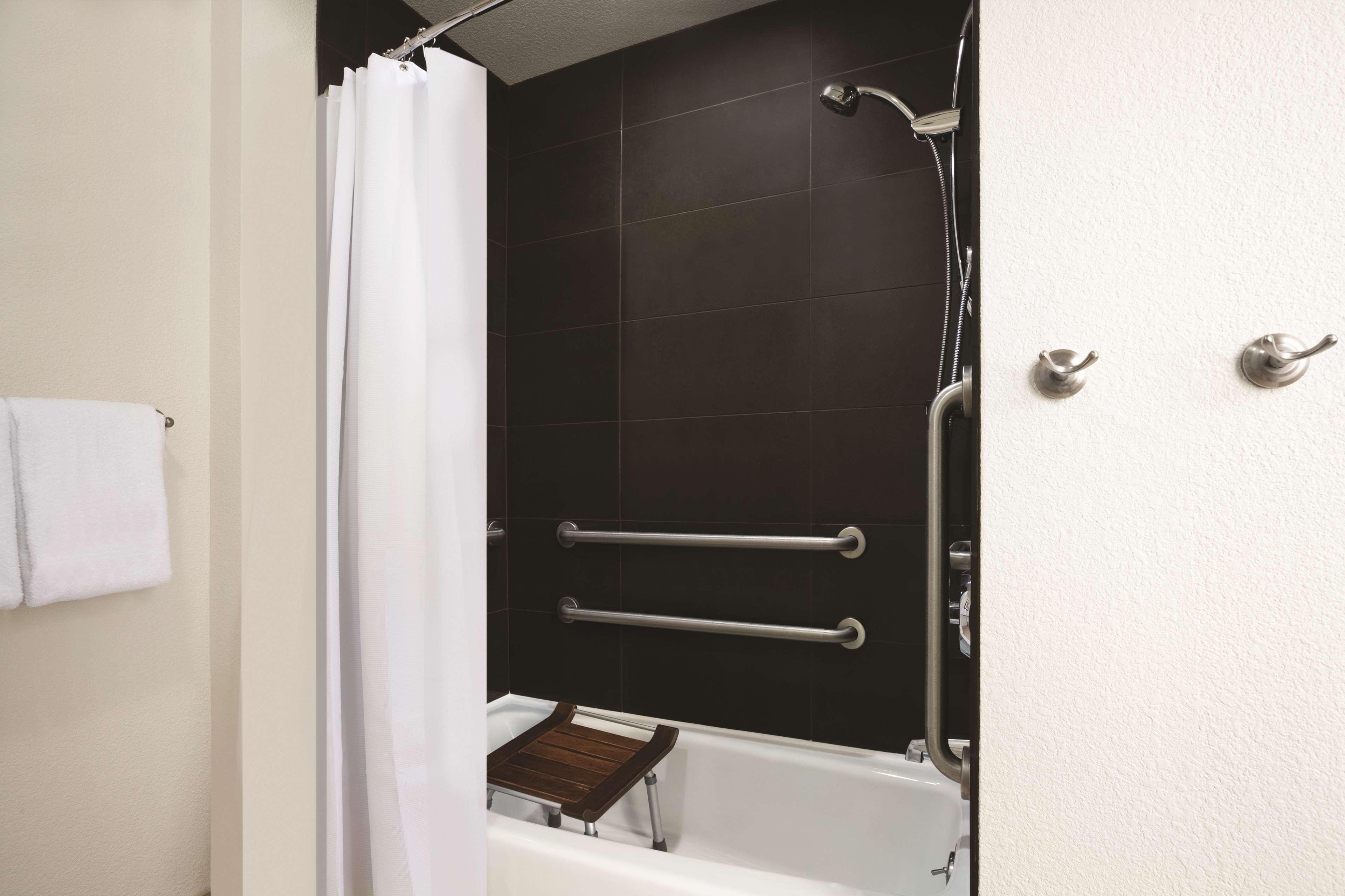 Hyatt House Pleasant Hill Hotel Bagian luar foto