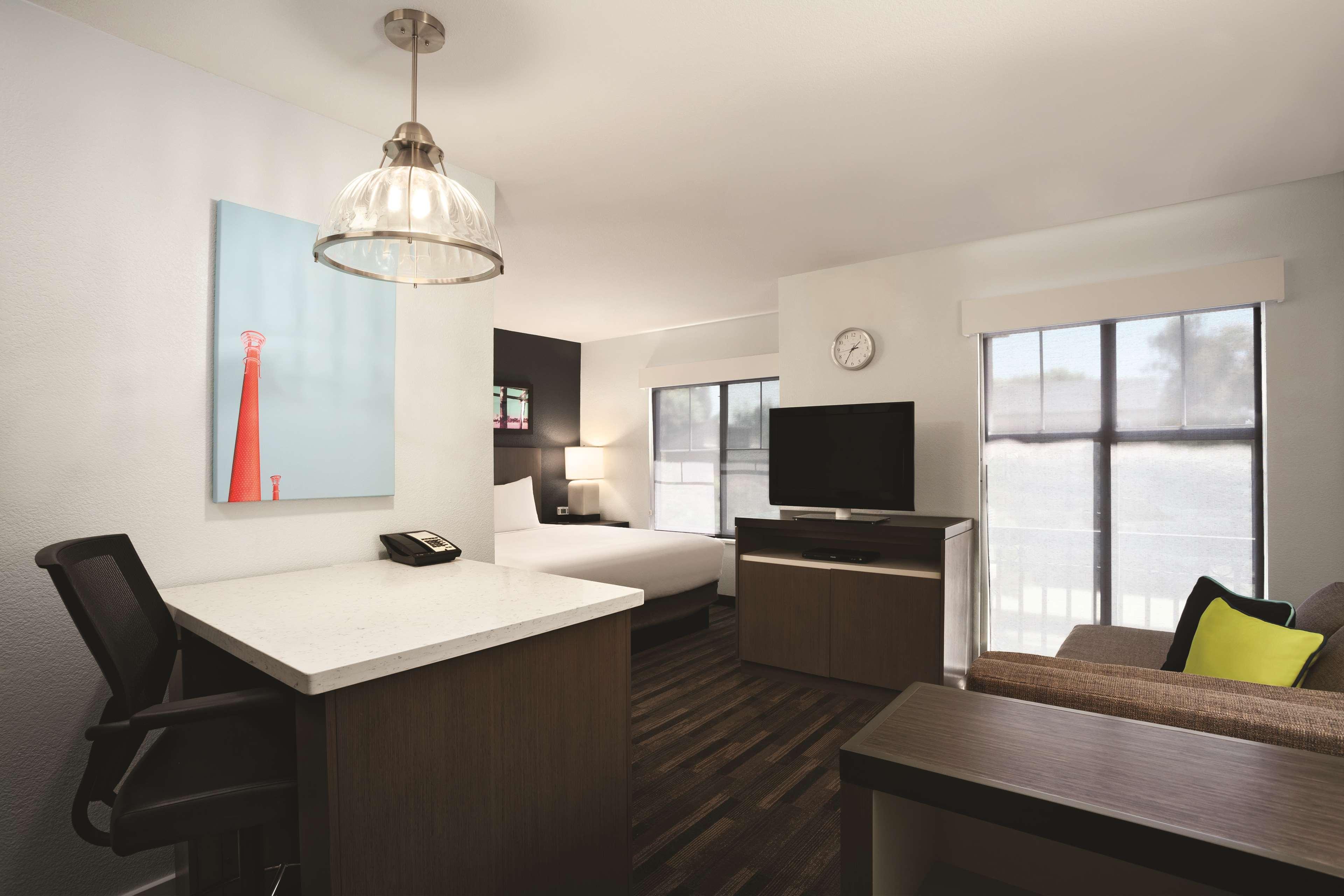 Hyatt House Pleasant Hill Hotel Bagian luar foto