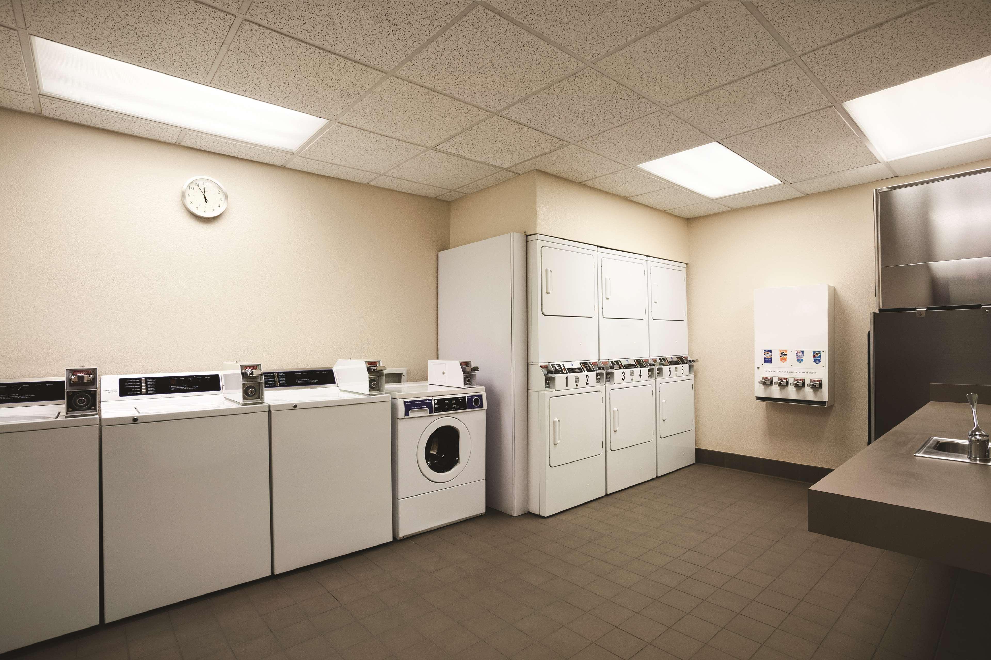 Hyatt House Pleasant Hill Hotel Bagian luar foto